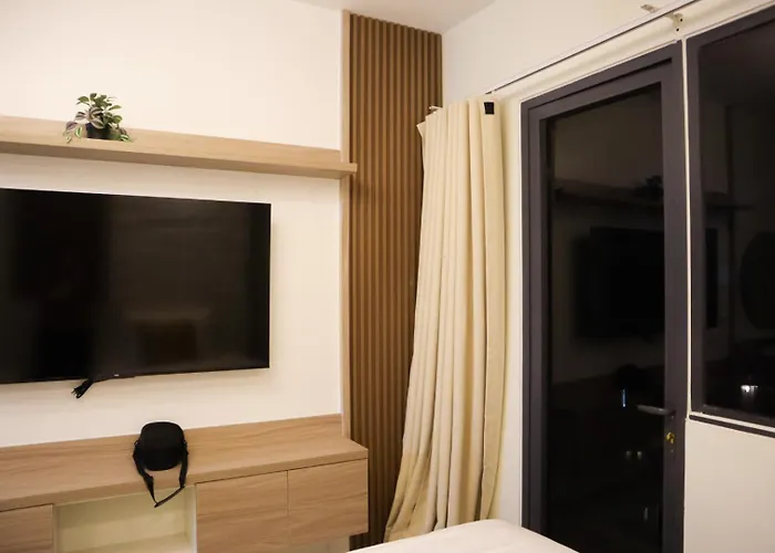 Apartahotel Contemporary Space At Shore 2, Near Moa *