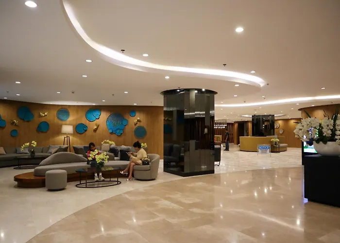 Contemporary Space At Shore 2, Near Moa