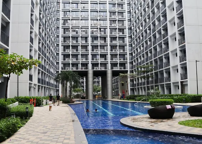 Contemporary Space At Shore 2, Near Moa