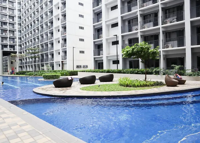 Contemporary Space At Shore 2, Near Moa Apartahotel